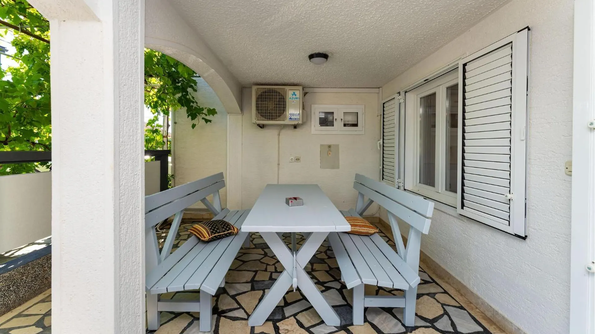 2 Bedroom Nice Apartment In ريتنا